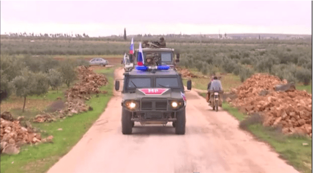 Polisi Militer Rusia Iringi 13 Konvoi Kendaraan Turki di Idlib