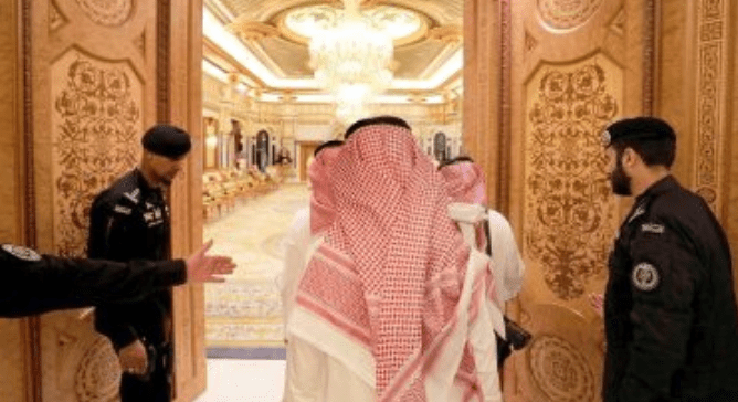 Mujtahid: Saudi Bersiap Nobatkan MbS Jadi Raja